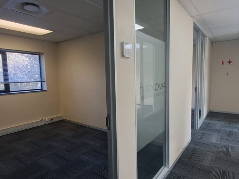 Spacious Plug and Play 721m Office in Midrand Gate - Photo 2