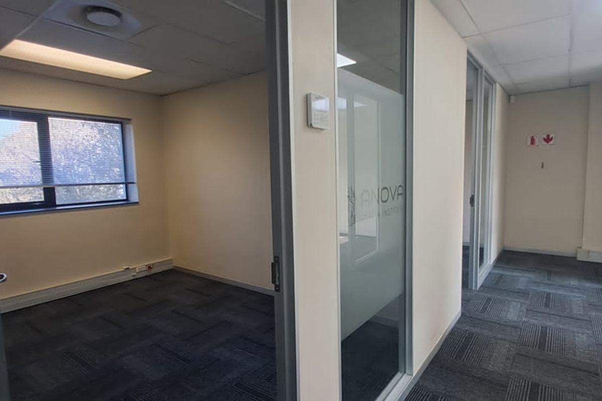 Spacious Plug and Play 721m Office in Midrand Gate - Photo 2