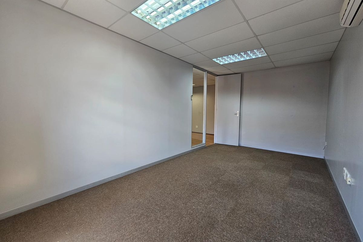 To Let | 173.30 m2 Executive Office Suite with Private Balcony | The Boardwalk Office Park - Photo 3