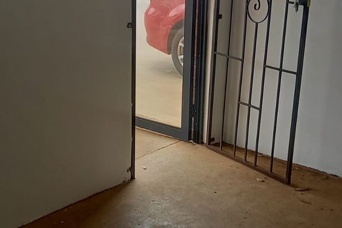 Neat well positioned 180 sm mini factory to let Waterfall Hillcrest. - Photo 5