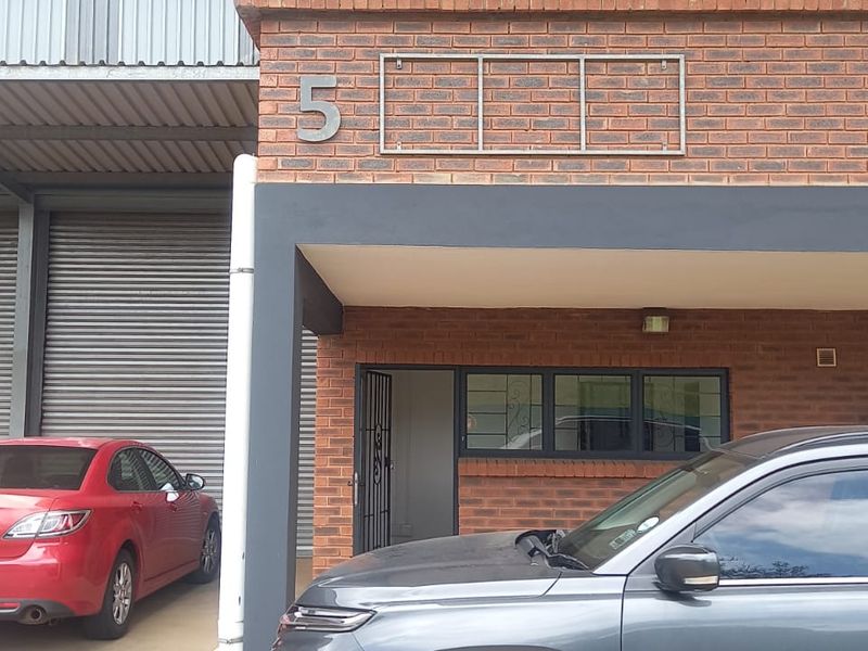 Neat well positioned 180 sm mini factory to let Waterfall Hillcrest. - Photo 4