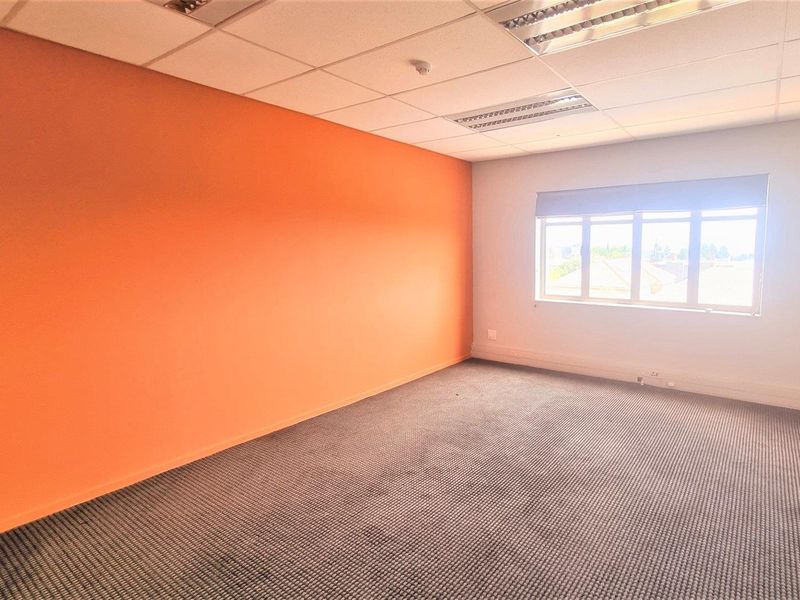 Office to let in 23 Eaton Road Bryanston - Photo 9