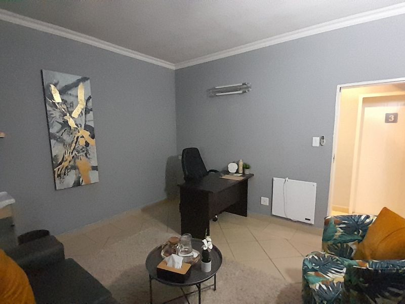 12m2 Medical Consulting Room To Let in Groenkloof - Photo 9
