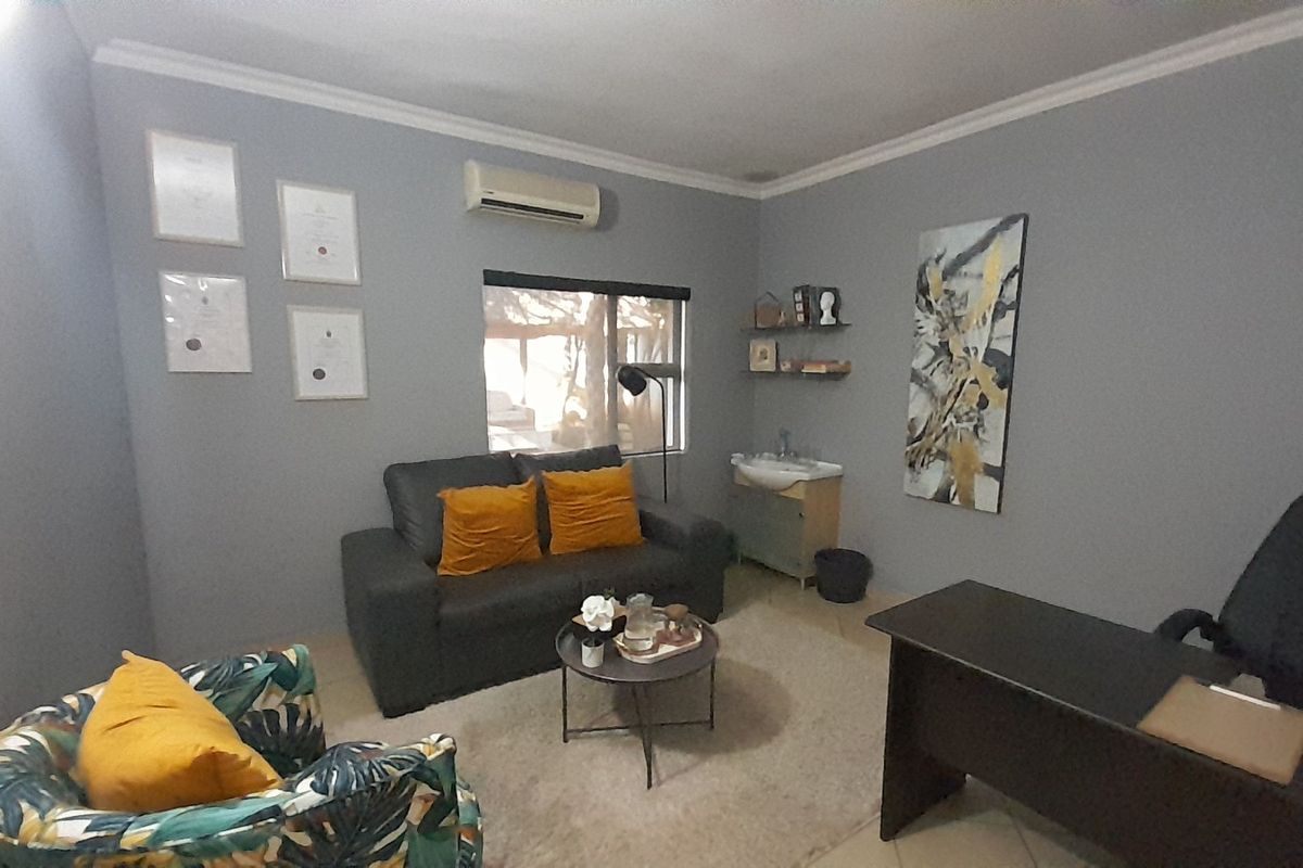 12m2 Medical Consulting Room To Let in Groenkloof - Photo 5