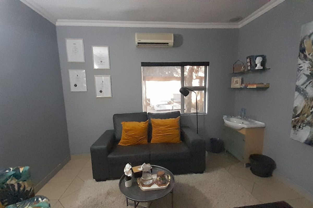 12m2 Medical Consulting Room To Let in Groenkloof - Photo 3