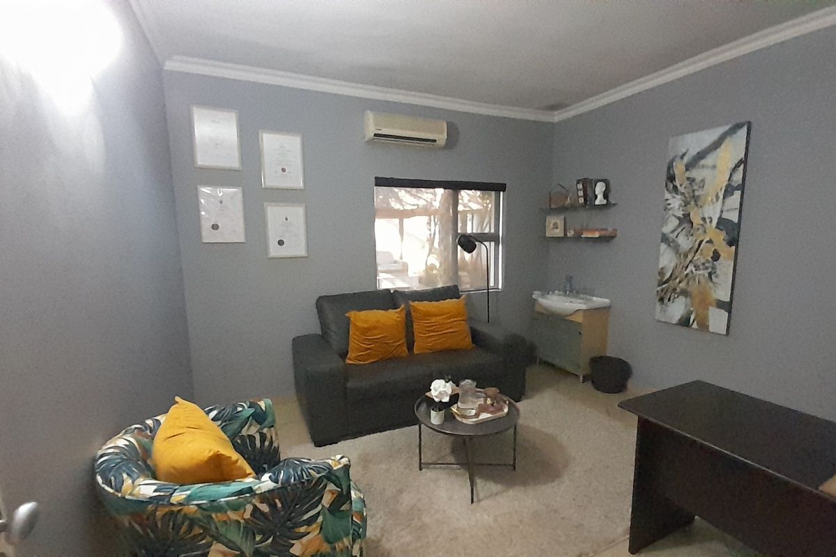 12m2 Medical Consulting Room To Let in Groenkloof - Photo 4