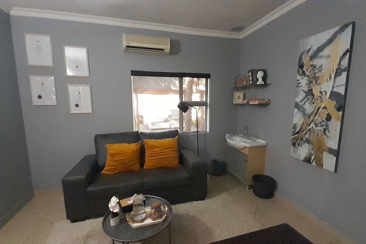 12m2 Medical Consulting Room To Let in Groenkloof - Photo 2