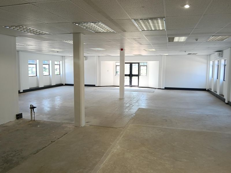 Office to let - Photo 10