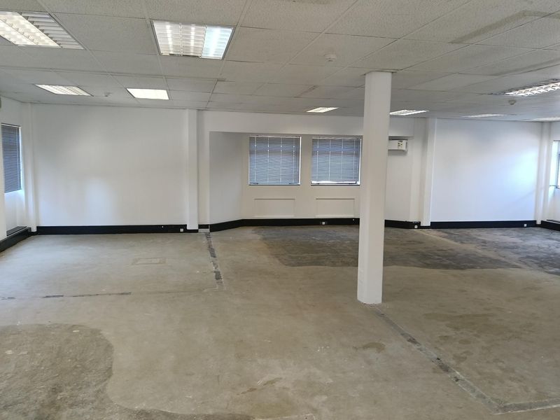 Office to let - Photo 9