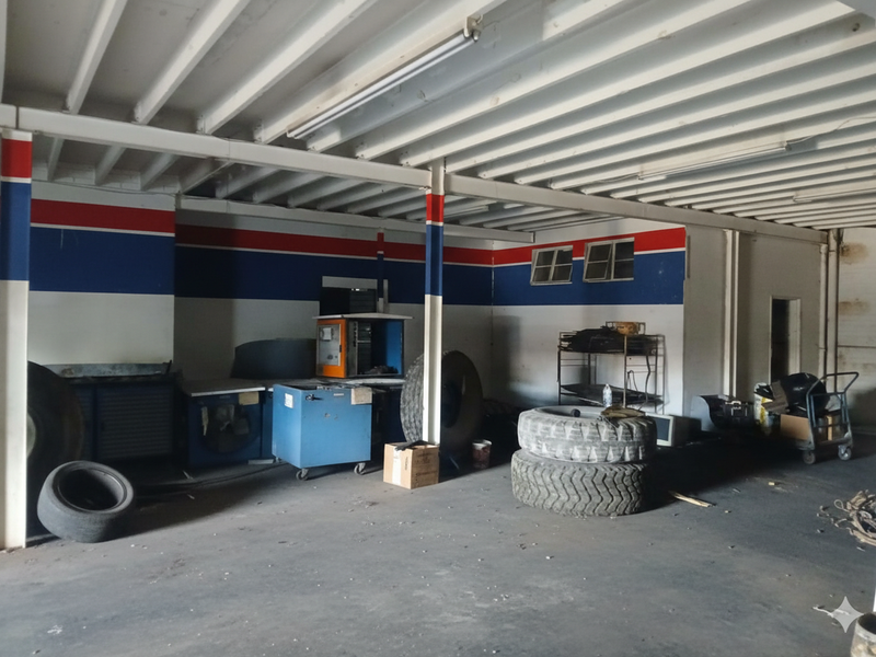 Storage Made Simple - Photo 2