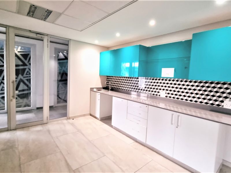 Semi furnished office space to let in Bryanston - Photo 5