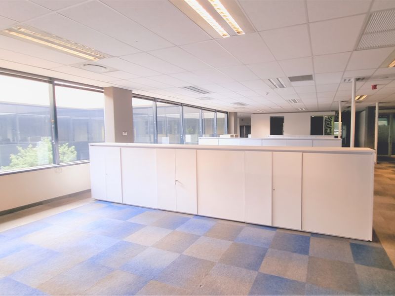 Semi furnished office space to let in Bryanston - Photo 10