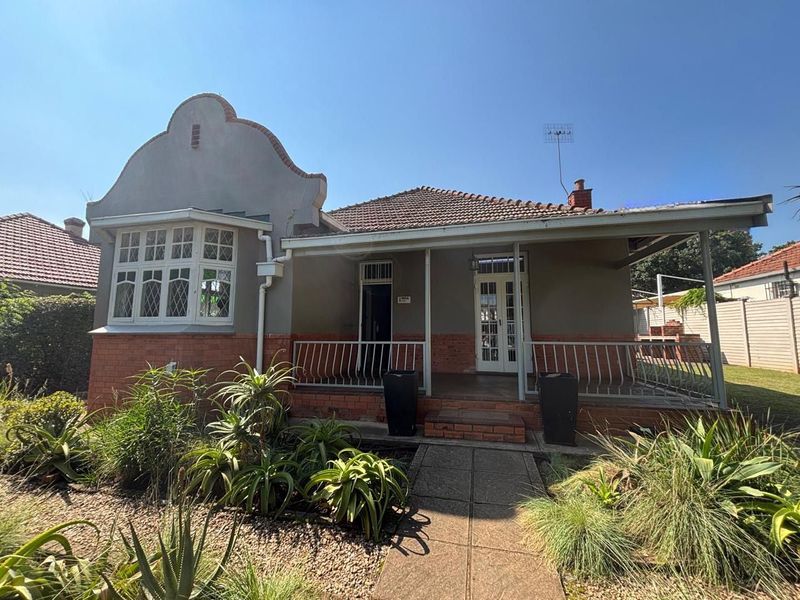 220sqm Office in Scottsville for sale at R1795000-00 plus Vat. - Photo 2