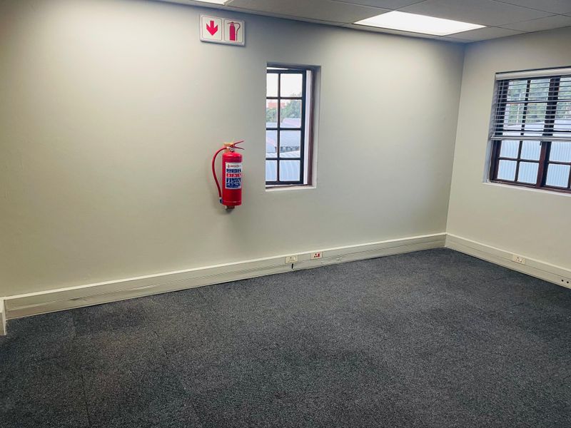 96 Sqm Office to Let for R14 000 VAT & Utilities Inclusive, at Midrand - Photo 6