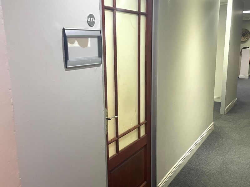 96 Sqm Office to Let for R14 000 VAT & Utilities Inclusive, at Midrand - Photo 2
