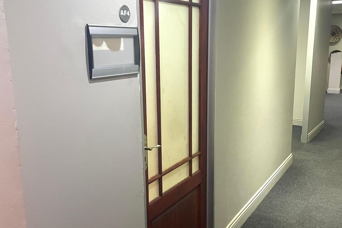 96 Sqm Office to Let for R14 000 VAT & Utilities Inclusive, at Midrand - Photo 2