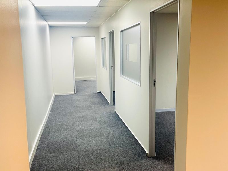 96 Sqm Office to Let for R14 000 VAT & Utilities Inclusive, at Midrand - Photo 10
