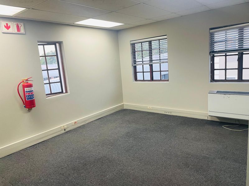 96 Sqm Office to Let for R14 000 VAT & Utilities Inclusive, at Midrand - Photo 7