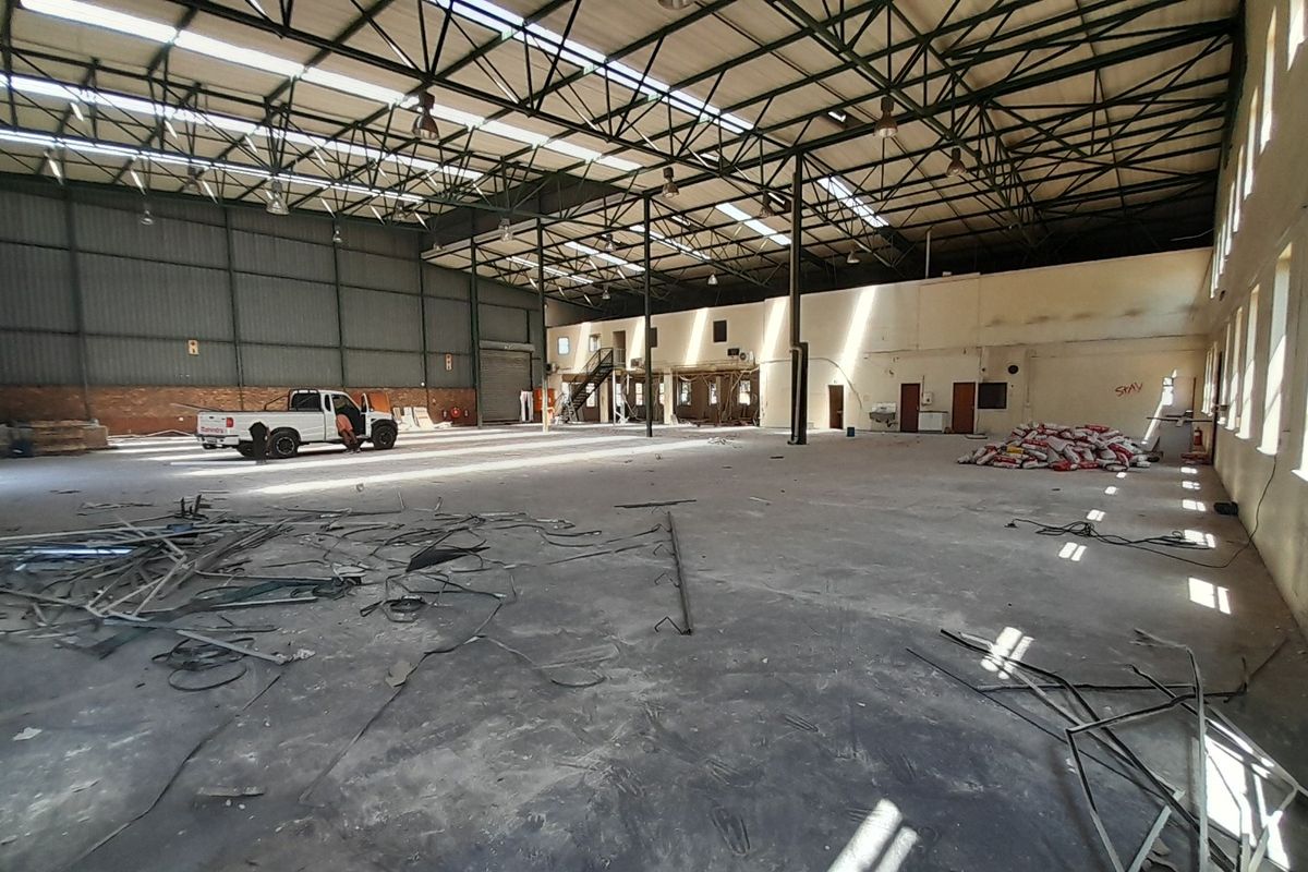1,550m Warehouse & Office Facility To Let at Alphen Square West, Midrand - Photo 5