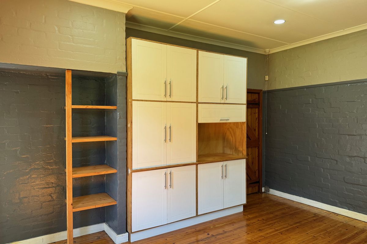 Secure Office Space to Let with Parking and Utilities Included in Hilton - Photo 3