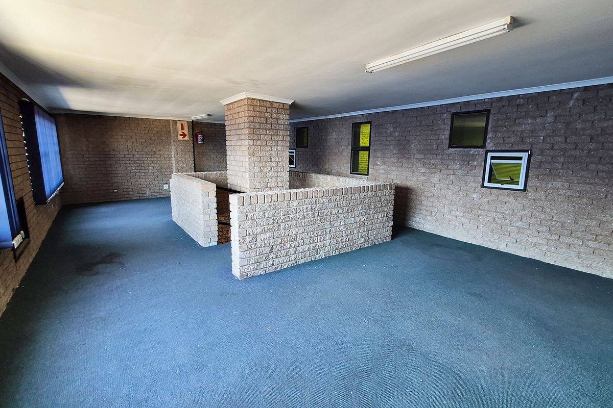 Commercial Rental - Prime 300sqm Mixed-Use - Photo 4