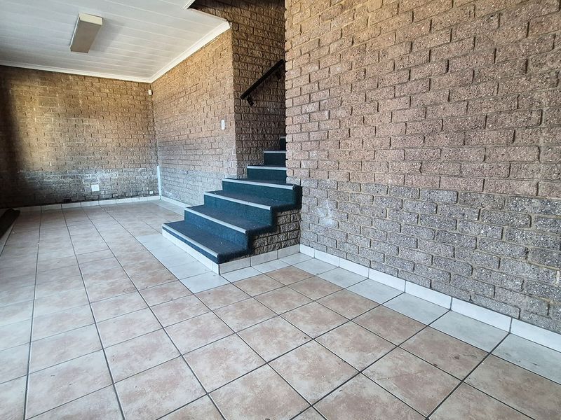 Commercial Rental - Prime 300sqm Mixed-Use - Photo 2