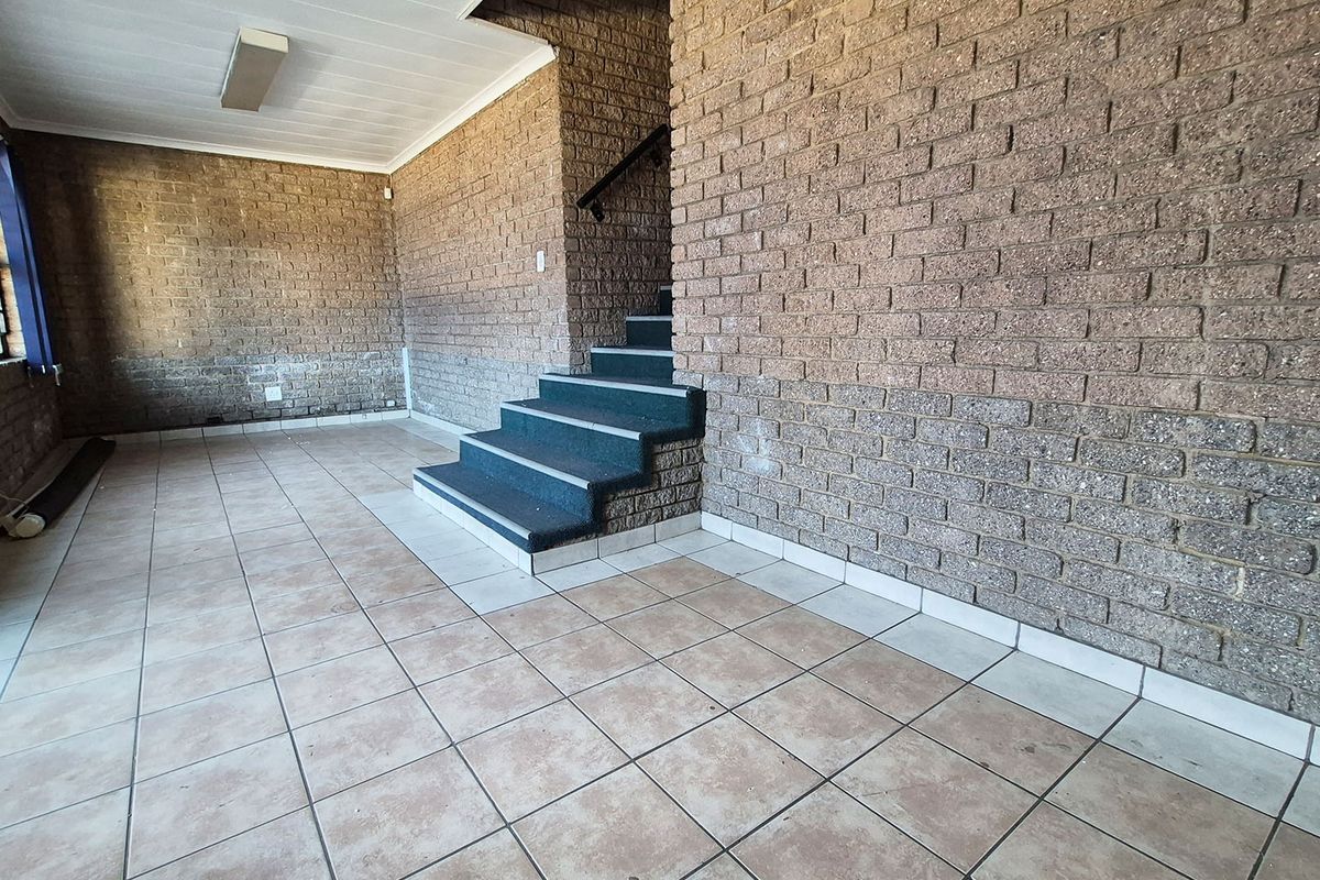 Commercial Rental - Prime 300sqm Mixed-Use - Photo 2