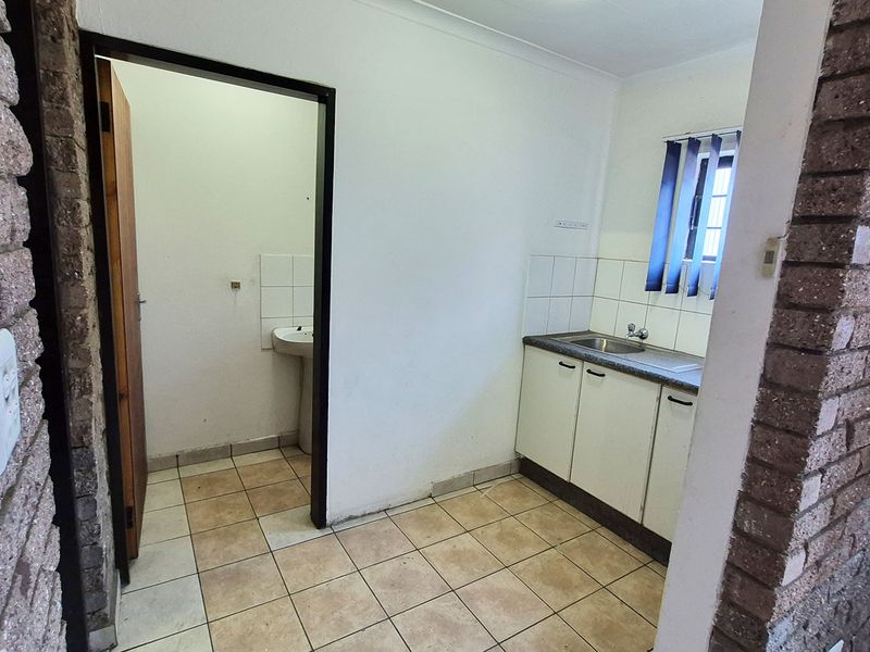 Commercial Rental - Prime 300sqm Mixed-Use - Photo 3