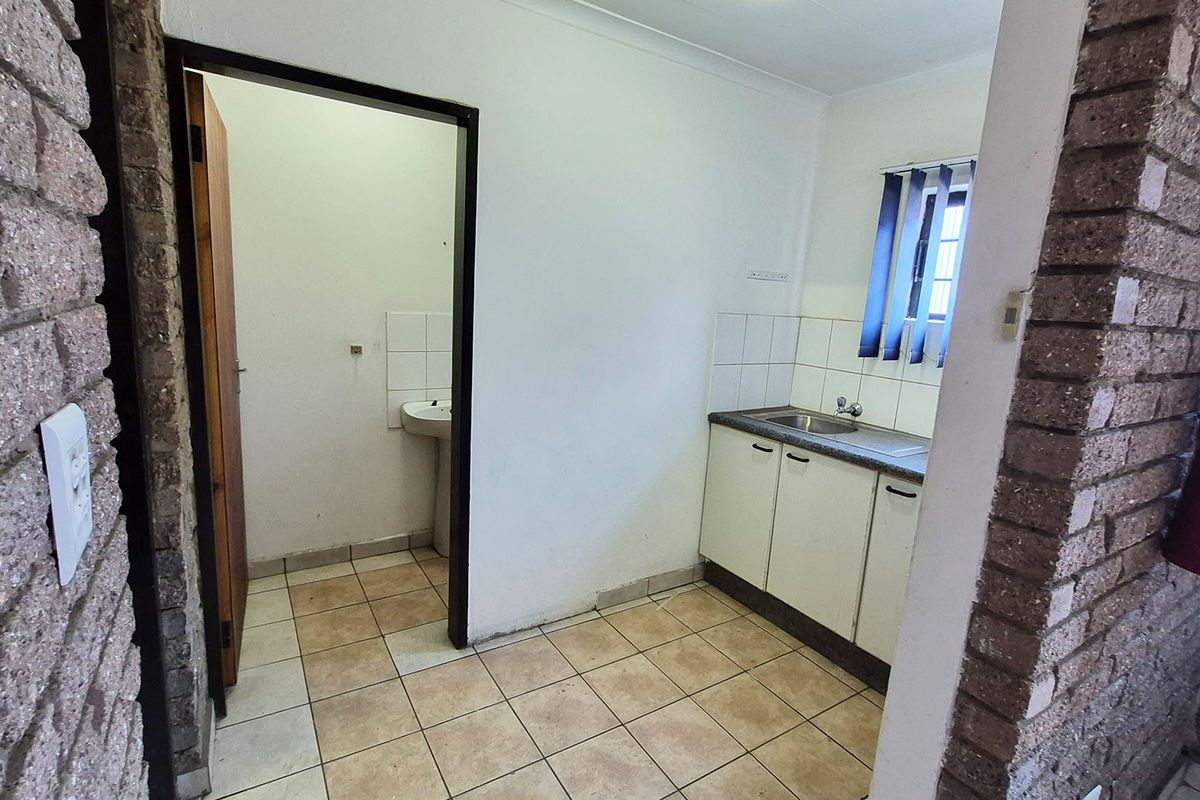 Commercial Rental - Prime 300sqm Mixed-Use - Photo 3