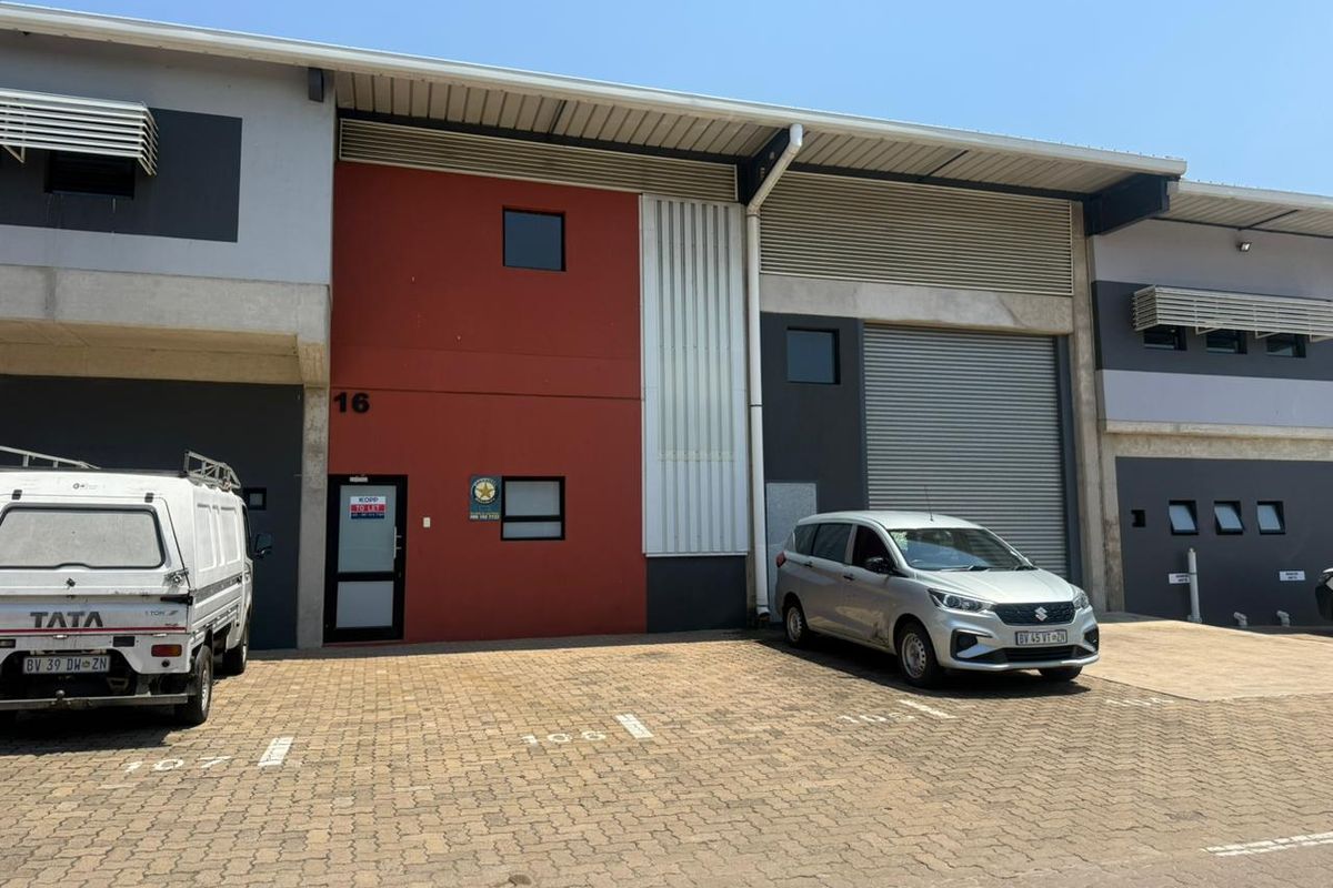 Warehouse in Boulevard Business Park to let - Photo 5