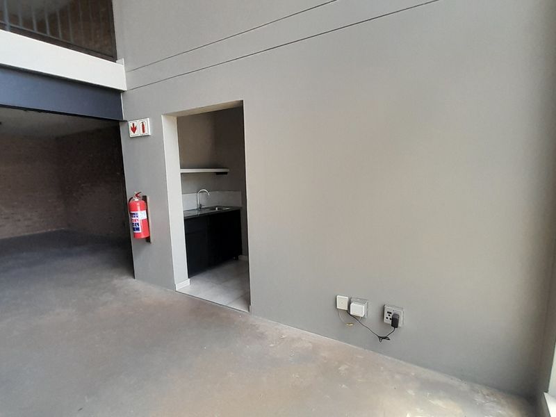 Creative 116m Ground Floor Showroom with Loft To Let at Innovation Worx Richards Dr - Photo 4