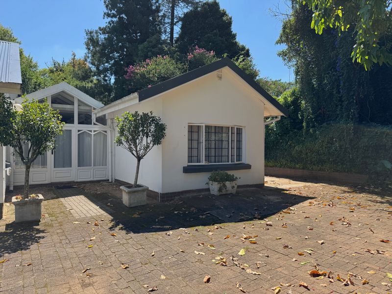 Secure and Serene Office Space in the Heart of Hilton – Ideal for Small Practice - Photo 2