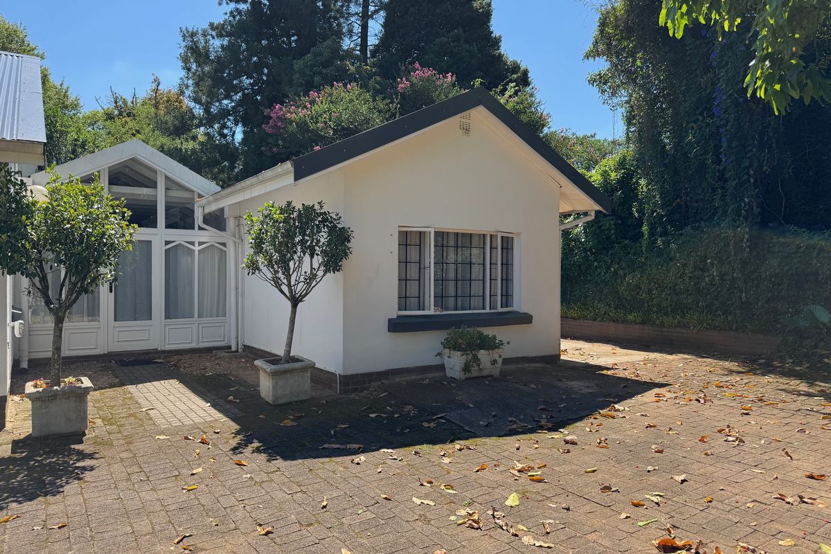 Secure and Serene Office Space in the Heart of Hilton – Ideal for Small Practice - Photo 2