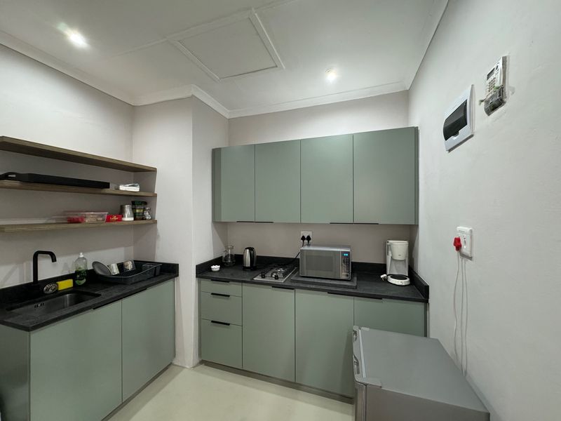 Secure and Serene Office Space in the Heart of Hilton – Ideal for Small Practice - Photo 5