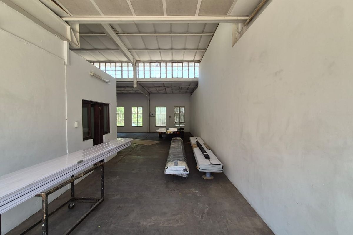 Secure 421m2 Industrial Warehouse To Let in Waltloo – Ideal for Manufacturing & Distribution - Photo 4