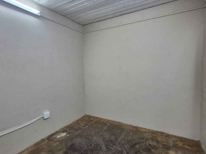 Secure 421m2 Industrial Warehouse To Let in Waltloo – Ideal for Manufacturing & Distribution - Photo 3