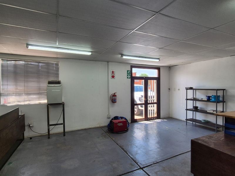 507m2 Industrial Warehouse To Let in Waltloo – Secure, Immediately Available - Photo 4