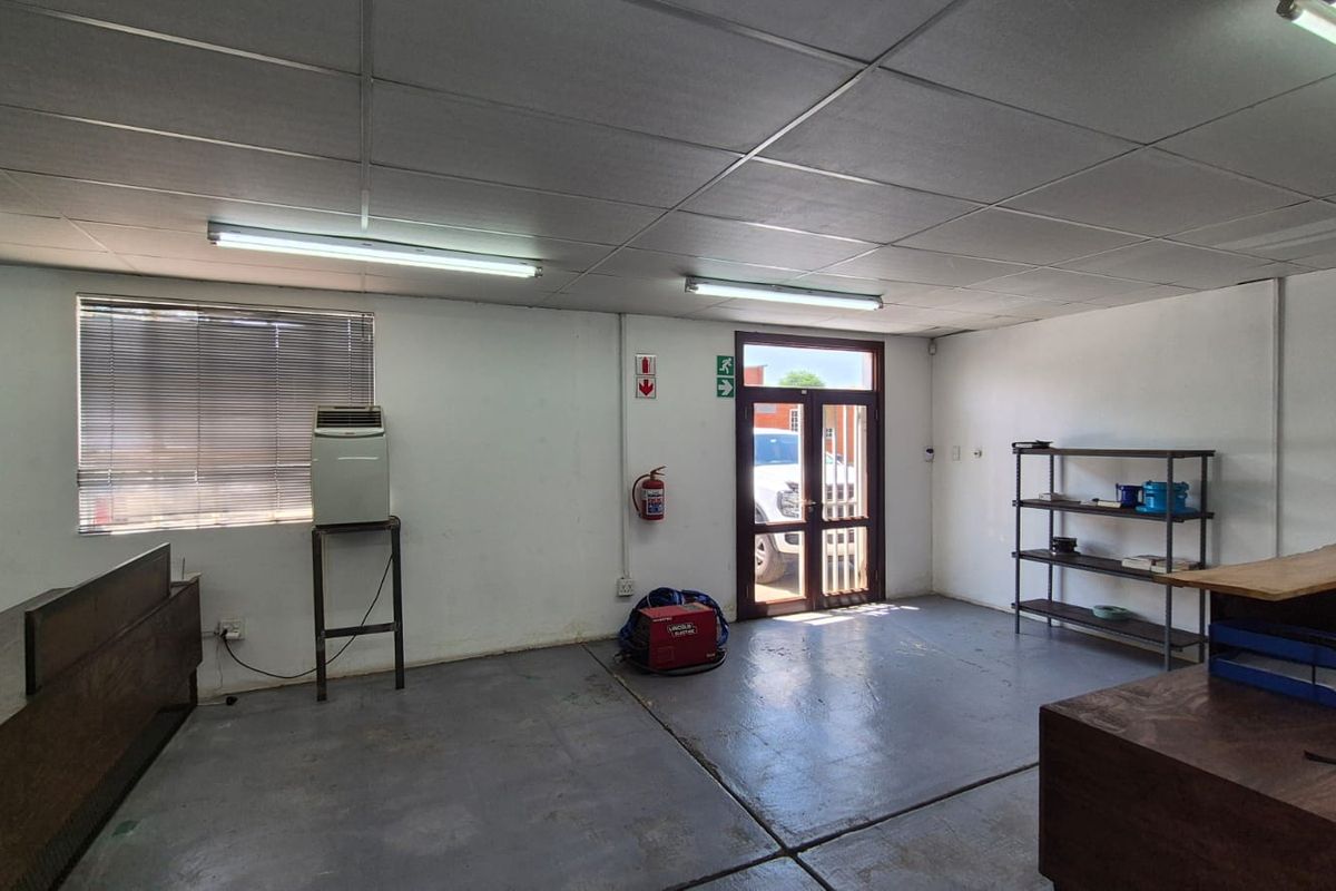 507m2 Industrial Warehouse To Let in Waltloo – Secure, Immediately Available - Photo 4