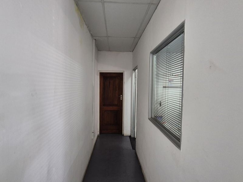 507m2 Industrial Warehouse To Let in Waltloo – Secure, Immediately Available - Photo 5