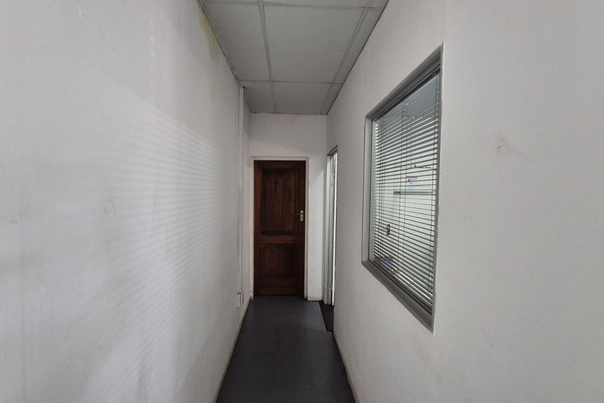 507m2 Industrial Warehouse To Let in Waltloo – Secure, Immediately Available - Photo 5