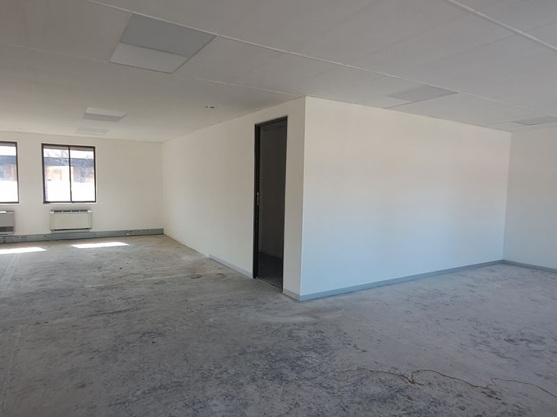 214m Light Filled White Box Office with Balcony To Let in Waterfall Office Park - Photo 10