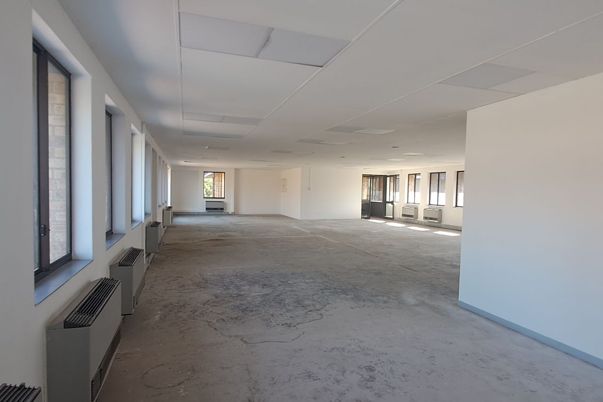 214m Light Filled White Box Office with Balcony To Let in Waterfall Office Park - Photo 2