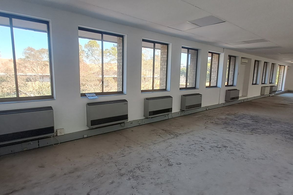 214m Light Filled White Box Office with Balcony To Let in Waterfall Office Park - Photo 4