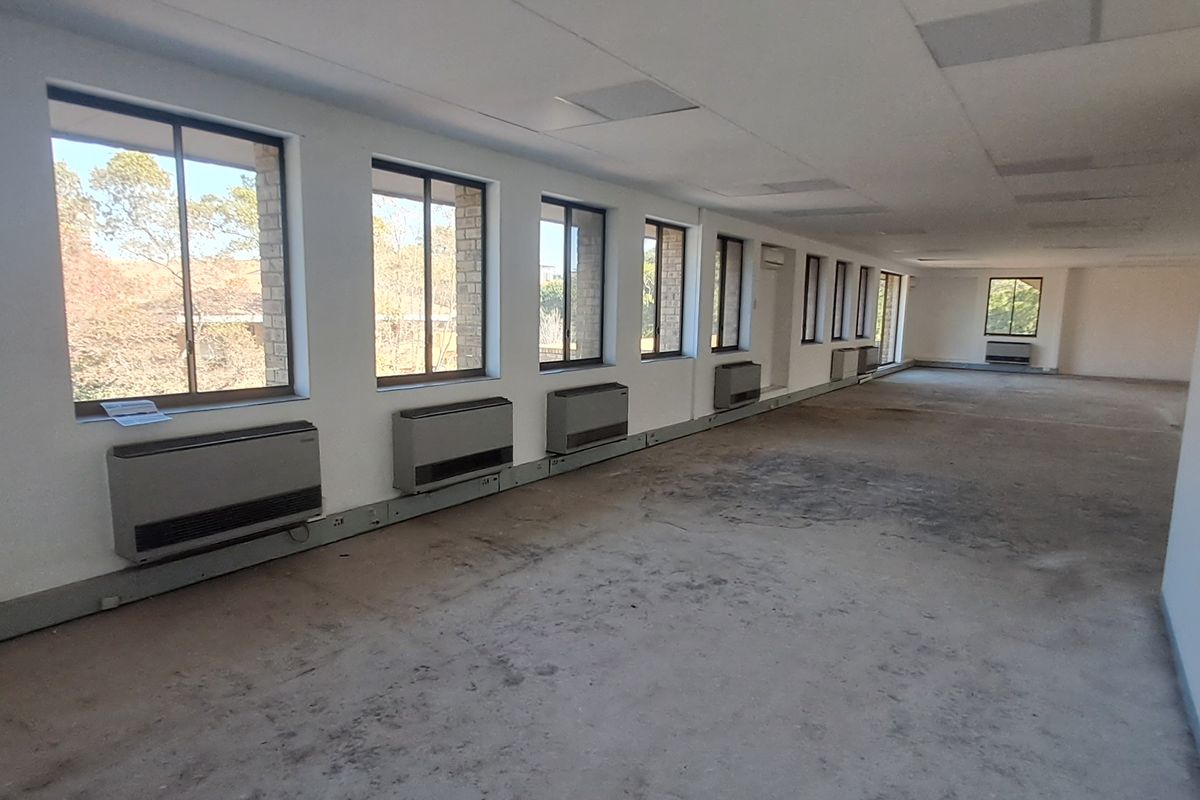 214m Light Filled White Box Office with Balcony To Let in Waterfall Office Park - Photo 5