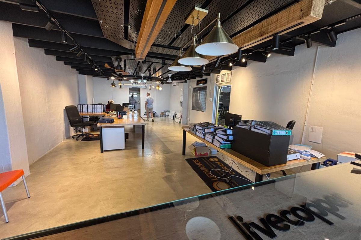 790sqm warehouse/factory to rent at R39500-00 per month plus Vat - Photo 2