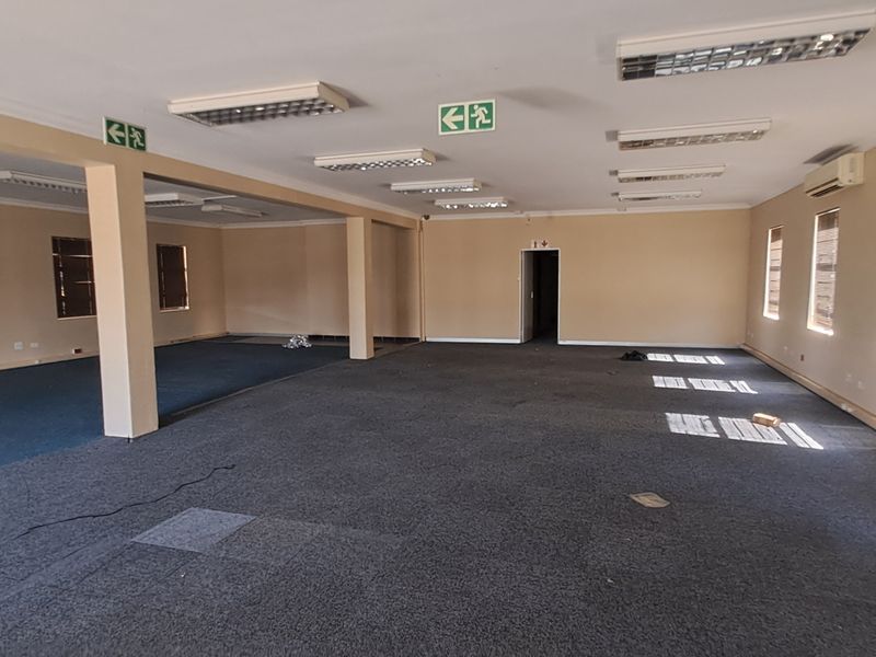 264m Office To Let in The Palms Office Park Midrand - Photo 10