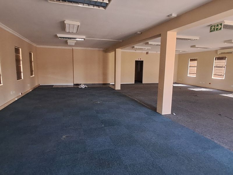 264m Office To Let in The Palms Office Park Midrand - Photo 3