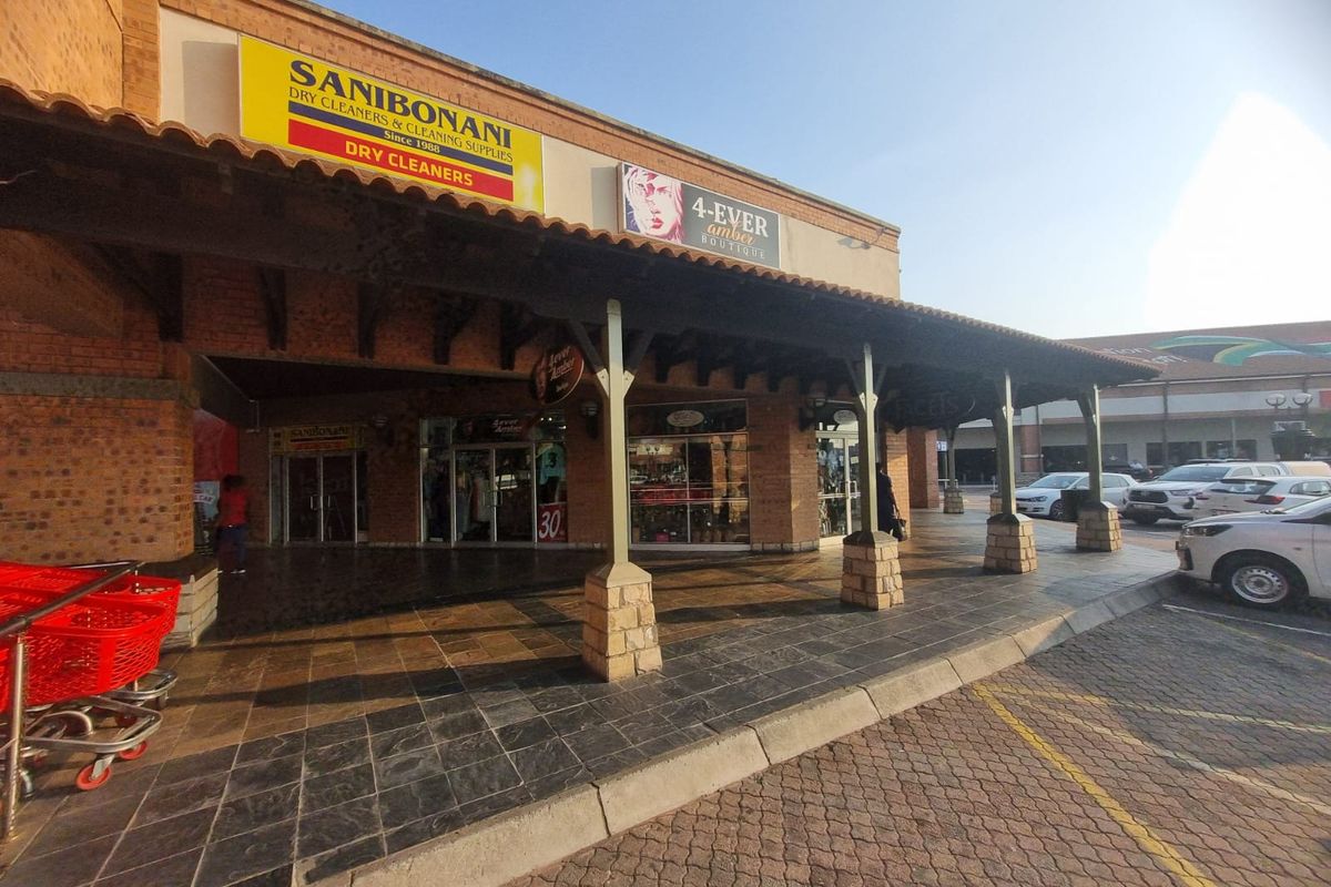 CLOTHING BUSINESS FOR SALE – PRIME LOCATION, CROSSINGS SHOPPING CENTRE - Photo 3