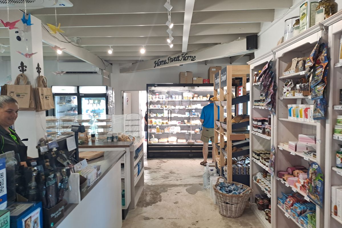 UNIQUE BUSINESS OPPORTUNITY IN PRINGLE BAY - Photo 2