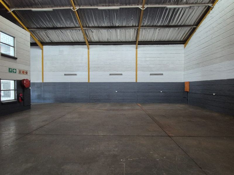 Warehouse To Let in Silver Park, Silvertondale - Photo 5